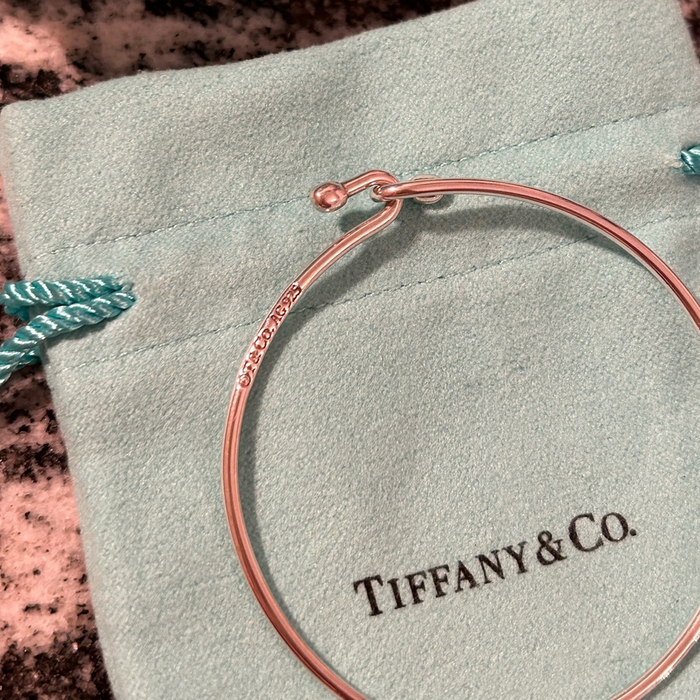 Authentic TIFFANY & CO. Hook Bracelet.